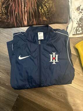 Nike Men's Navy Blue Full-Zip Windbreaker Jacket with Embroidered HI Heart Logo